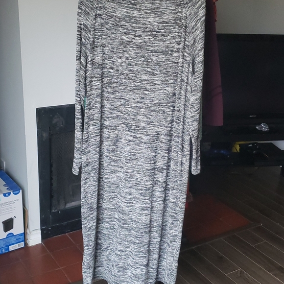 Knit midi length dress - Picture 2 of 4